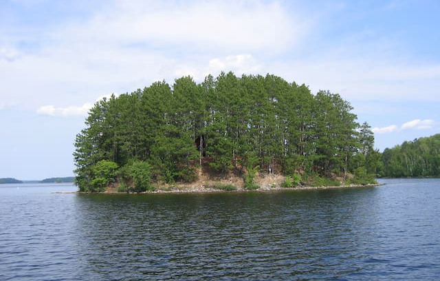Ely Cabin | PRIVITE ISLAND/BURNTSIDE LAKE AKA PORK CHOP ISLAND