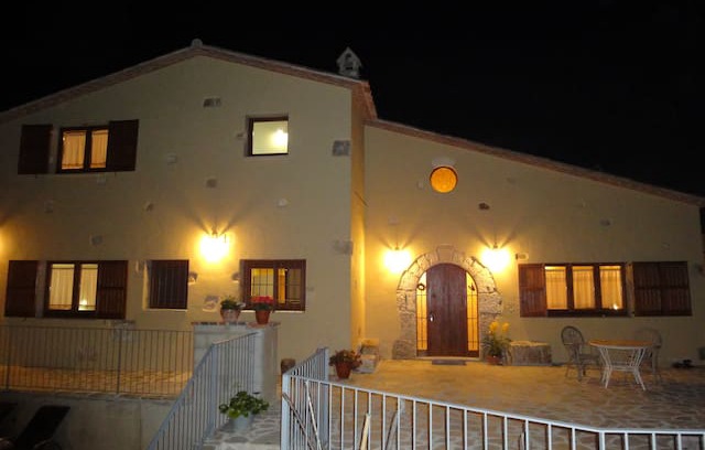 Vespella de Gaia House | Casa Pilarin
