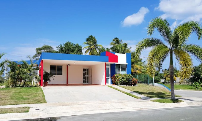 Islote House | (Los Corales) Intimate Beach House in Arecibo.