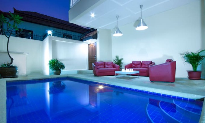 Jomtien Villa | Avoca Pool Villa. Private Pool & Jacuzzi. 4bdr