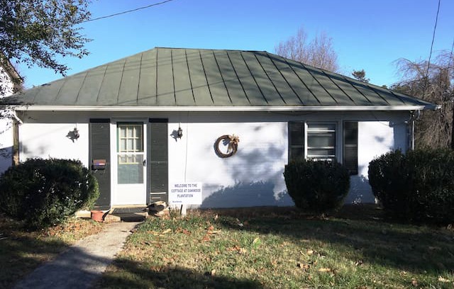 Bedford House | The Cottage at Oakwood. Pets Welcomed.