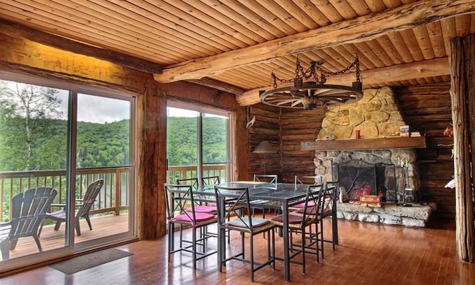 Val-des-Lacs House | Eagle Eye Ranch