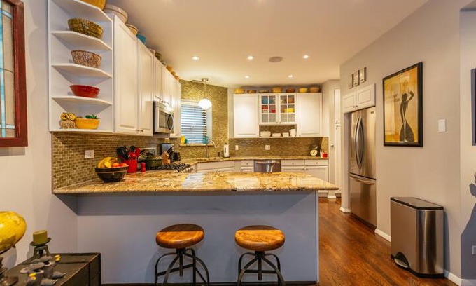 Uptown Apartment | Uptown Gem-Private Room & Bathroom-Free Parking
