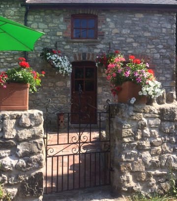 Oldwalls Cabin | The Stable at Mount Pleasant. Llanrhidian SA31EH