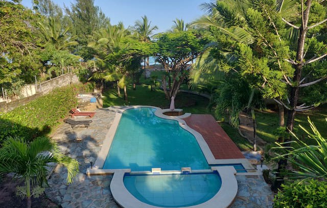 Diani Beach Cabin | Diani Drifts - Comfortable Beachfront Home