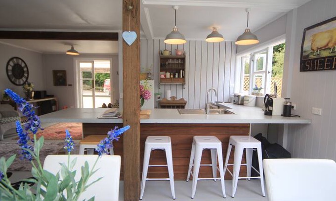 Masterton District Cabin | Escape to the country- The Sows Ear @ Rahui