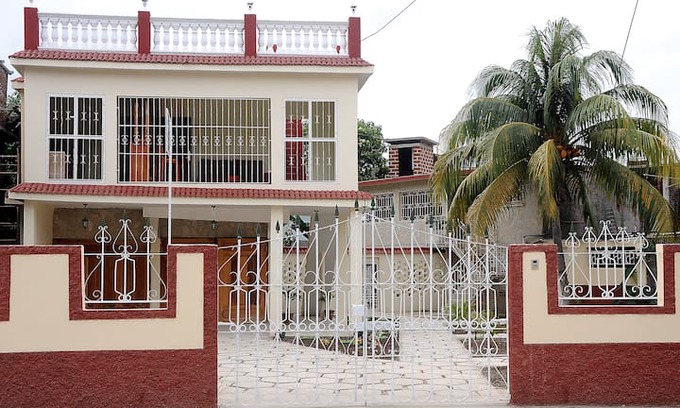 Holguin House | Hostal Raquel: House or rooms for rent
