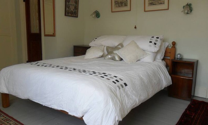 Long Buckby House | Comfortable room with en suite