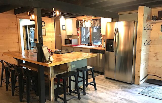 North Conway Cabin | Owl-Pine Ski Lodge: Rustic Cabin w/Hot Tub