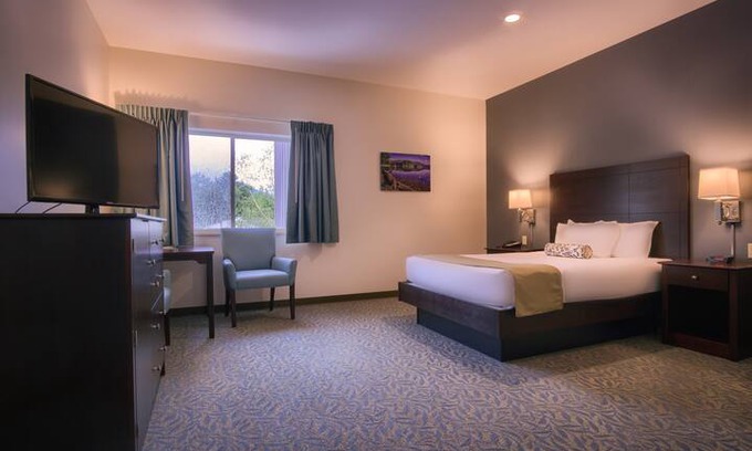 Stowe Area Hotel | Stowe Escape Boutique Hotel Room One Queen Bed