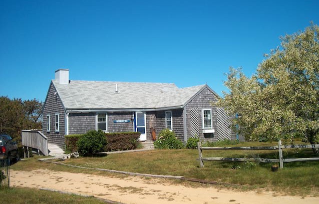 Madaket Cabin | Blueberry Hill