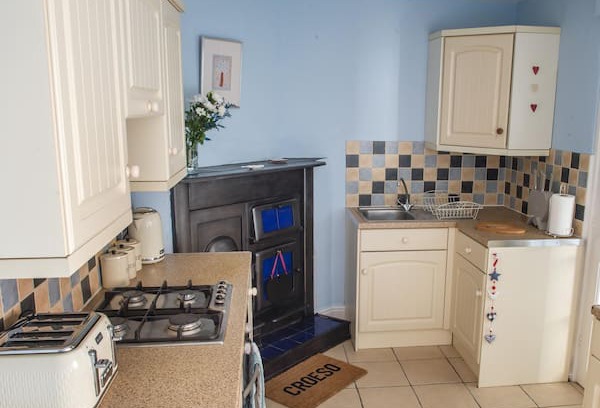 Llandudno Junction House | No 7 Railway Cottage, Conwy