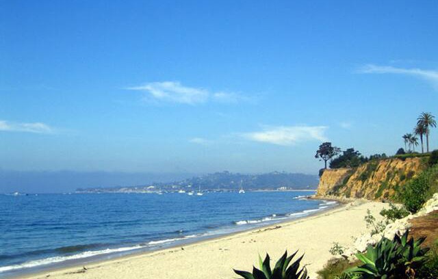 Carpinteria House | Large Room w/ensuite Bath walk to Town & Beach