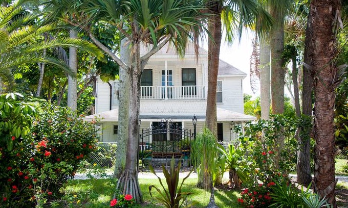 Cortez House | Garden House in Historic Fishing Village