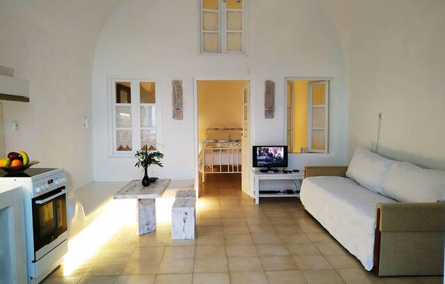 Vothon Other | Cave House in Traditional Village