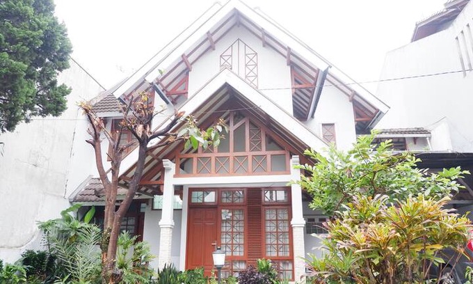 Bandung House | Green Cozy House in Dago Bandung / Rumah Asri Dago