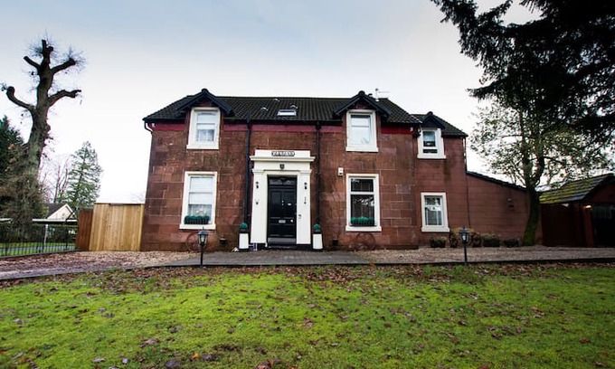 Balloch Villa | Oakbank house in the Heart of Balloch Loch Lomond