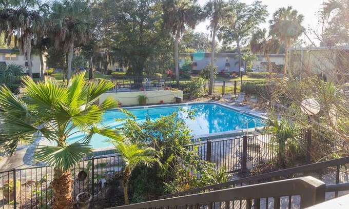 South Riverside Apartment | San Marco village condo!