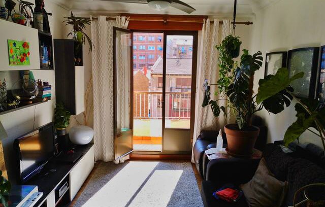 Santurtzi Apartment | Santurtzi. Habitacion cama doble.