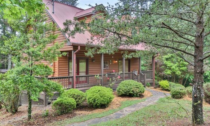 Ellijay Cabin | Wine Down by the Creek