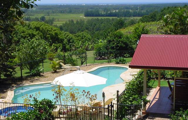 Duranbah House | Tropical Coast Retreat - Pet Friendly Kingscliff K