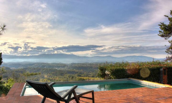 Pian di Sco House | Pace e relax nel cuore della campagna toscana.