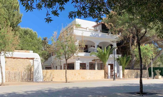 Es Pujols Cabin | Sa Pergola B&B, immerso nella natura in Es Pujols.