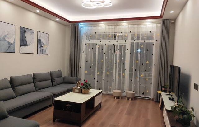 Tengchong Apartment | 如斯——市中心两室一厅套房