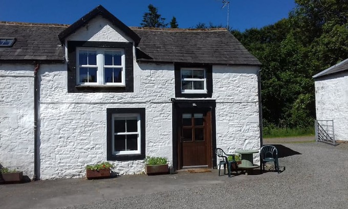 Moffat Cabin | Cauldholm Bothy Moffat countryside (2 bedroom)