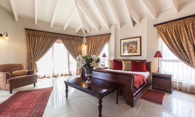 Northcliff House | Magalies mountain views
