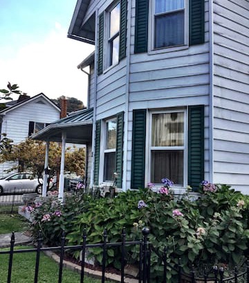 Freeman House | Historic Bramwell House
