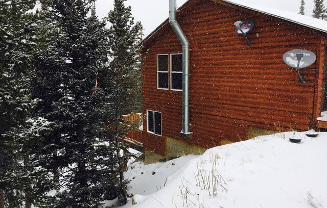 Saint Mary's Cabin | St. Mary’s glacier Cabin Walking distance
