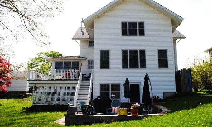 Pine Orchard House | Summer Beach House - Thimble Islands Connecticut