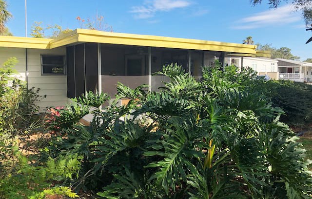 Leesburg Cabin | 1970’s Vintage Trailer @ Mid Floridia Lakes
