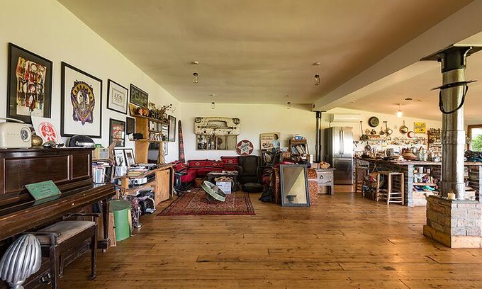 Hallatrow House | Rockaway Park - twin room in eco veggie home