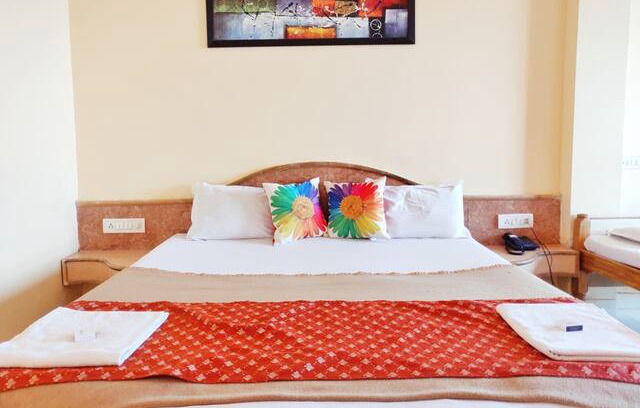 Chikhaldara Hotel | Hotel Harshawardhan (Super Deluxe Room)