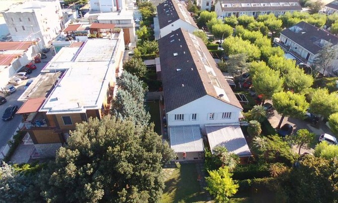 Siponto Apartment | Villa con terrazzo, giardino e posti auto.