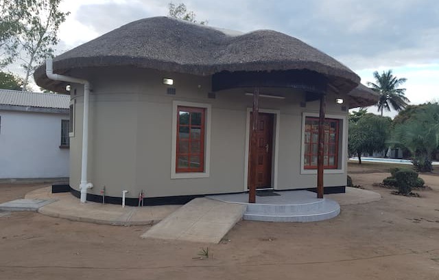 Club Makokola Resort | Lake View Guest House Mangochi tel 00265999958176