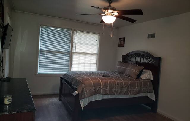 Abercorn Heights House | ORANGE BLOSSOM DREAMS - QUEEN-SIZE BEDROOM SUITE
