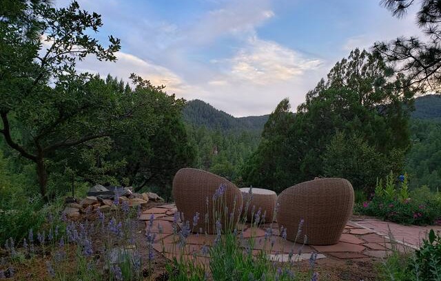 Prescott House | The Majestic Mountain Retreat