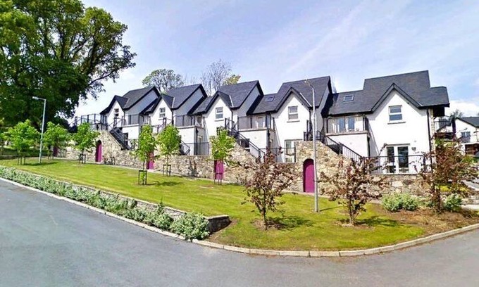 Mountshannon House | Lakeside View Holiday Home No. 16, Mountshannon, Co. Clare - 3 Bedrooms sleeps 5/6