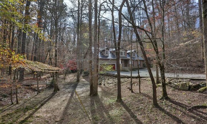 Eagle Mountain Cabin | Shady Brook Inn
