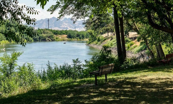 Colusa Apartment | Sacramento River - hunting/fishing paradise!