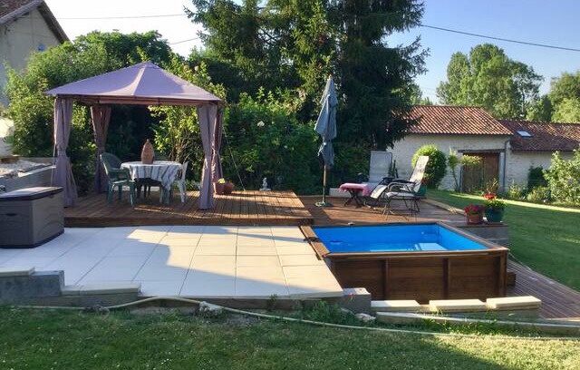 Ronsenac House | Former Charente farmhouse, with two bedrooms.