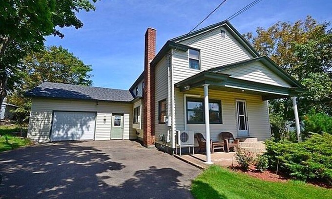 Parrsboro House | 4 Bedroom Family Home! Close to Beaches and Fun!!