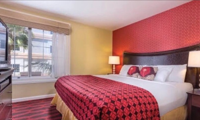 Anaheim Resort Apartment | NEWLY RENOVATED 1 BEDROOM SUITE NEAR DISNEYLAND