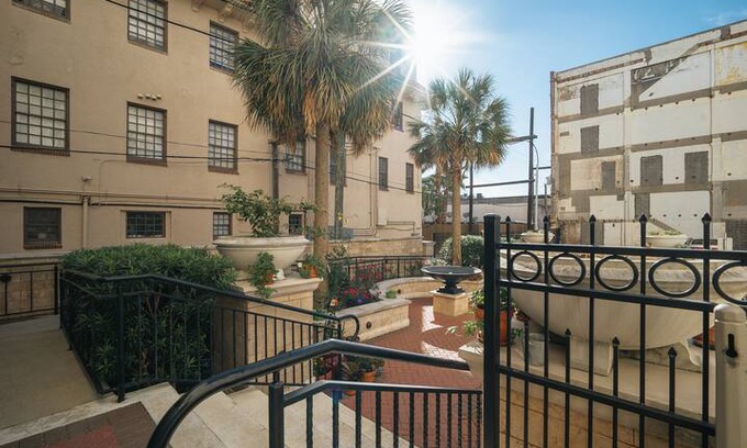 Galveston Apartment | 2101 Church Street - Historic Jean Lafitte Hotel