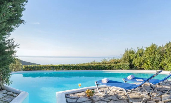 Agios Nikitas Villa | Villa Daphne - Agios Nikitas Villas
