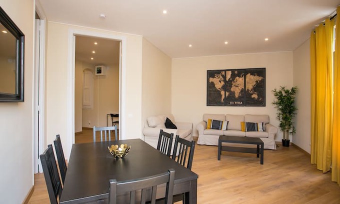 Esquerra de l'Eixample Apartment | Spacious 3Br 2 Ba City Center. Monthly rental