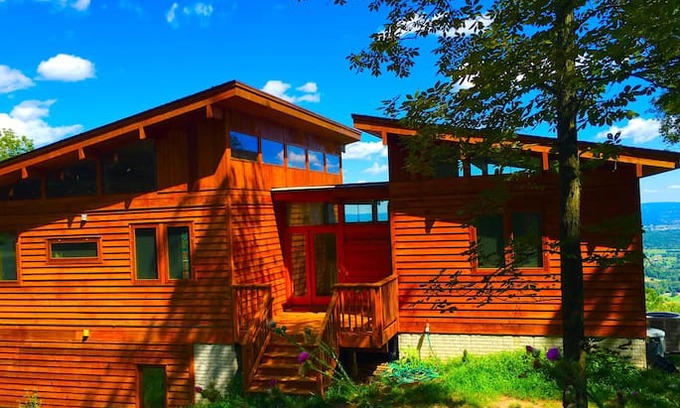 Hedgesville Villa | Mountaintop Retreat
